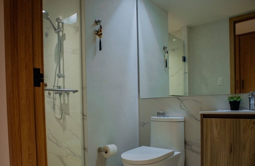 Viejo Arroyo Hondo Apartment | In the center of the city, in front of a shopping center and close to the metro.