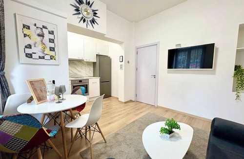 Varna City Centre Apartment | In the Heart of Varna-By the Sea and Sea Garden