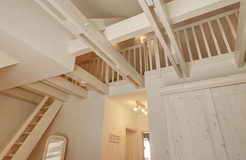 Gulde Apartment | In this beautiful junior suite for two people, certified with 3 stars by DTV, there is a bedroom with double bed (140x200 cm), a kitchen and a balcony overlooking the countryside.