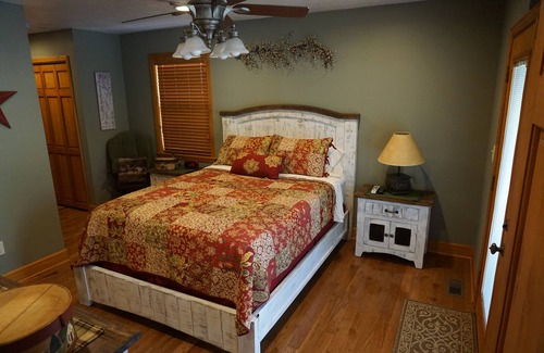 Hayesville Cabin | Incredible Custom Home On The Banks Of The Hiwassee River!
