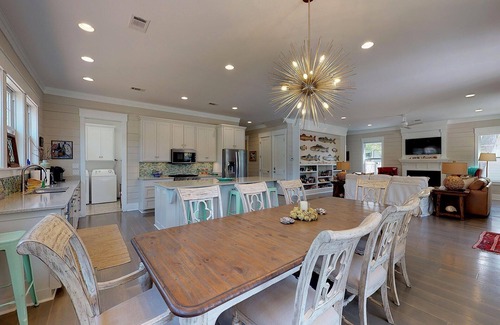 Saint Simons Island House | Incredible Vacation Home Near Village with POOL