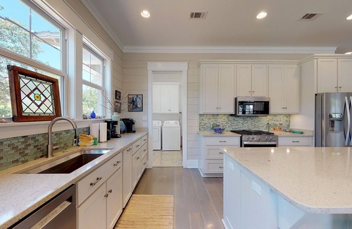 Saint Simons Island House | Incredible Vacation Home Near Village with POOL