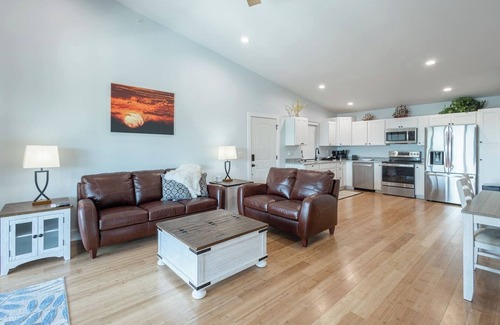 Indian Point Villa | Incredible Views - Saltwater Pool - Hot Tub - Table Rock Lake Waterfront Resort