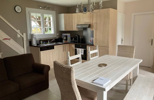 Locmaria House | Independent house with garden near the beach