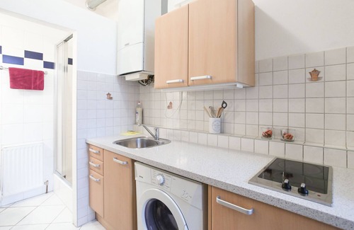 Josefstadt Apartment | Inexpensive, practical 1-room apartment with a great local scene nearby