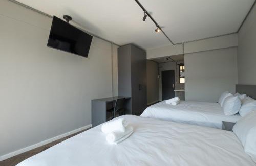 Greater Johannesburg Metropolitan Area Hotel | Inn & Out Plus Rosebank