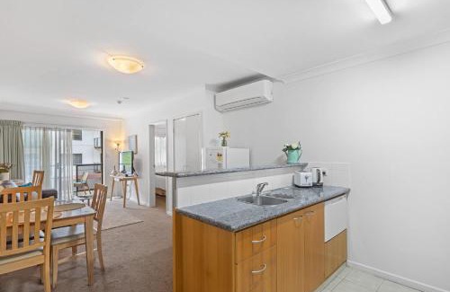 Perth Central Business District Apartment | Inner City Bliss