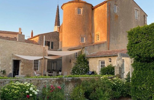 Ars-en-Re House | Insolite! Stay in a monument with all comfort and heated pool