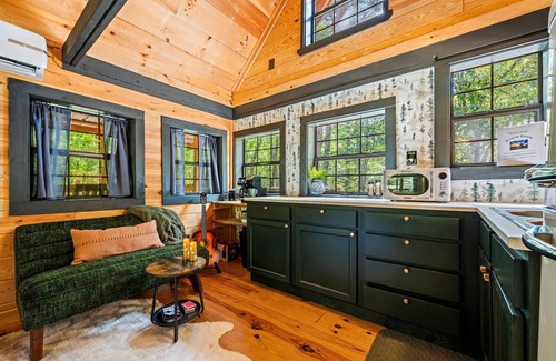 Mentone Cabin | Intimate Cabin Escape: Hot Tub, Sauna, Firepit, Grill & Projector