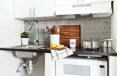 Roswell Apartment | InTown Suites Extended Stay Atlanta GA - Roswell/Alpharetta