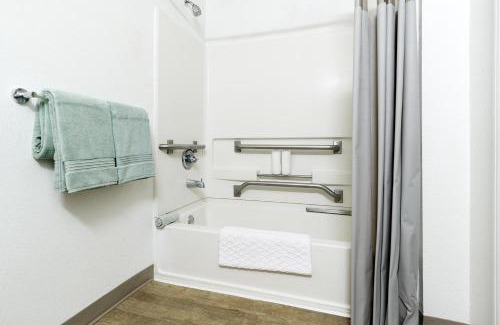 Norfolk - Virginia Beach Hotel | InTown Suites Extended Stay Norfolk VA