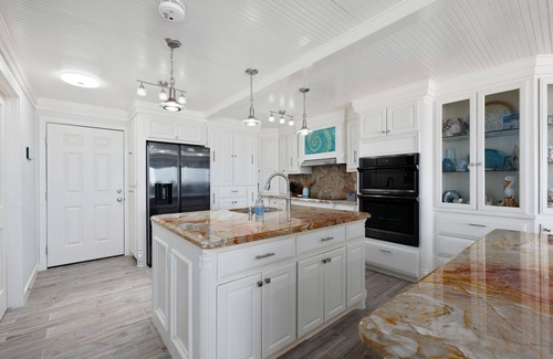 South Padre Island Condo | Inverness 1104-Elegant coastal penthouse;Beachfront balcony & pool