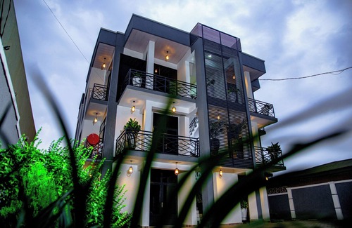 Remera House | Inviting 8-bed House in Kigali Near rbd
