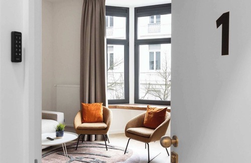 South Antwerp Apartment | Inviting and bright 7-Person Apartment in Antwerp