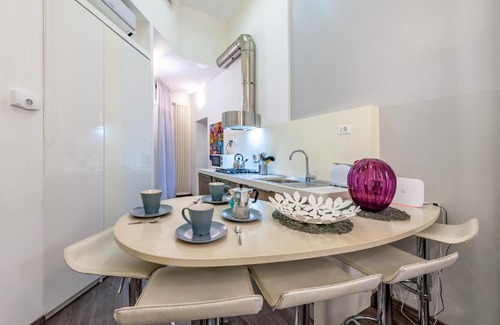 Rione II Trevi Apartment | IREX Trevi Fountain private apartment
