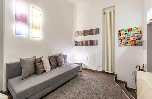 Rione II Trevi Apartment | IREX Trevi Fountain private apartment