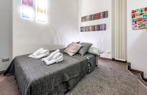 Rione II Trevi Apartment | IREX Trevi Fountain private apartment