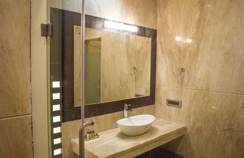 Bail Parao Hotel | Iris Resort and Spa