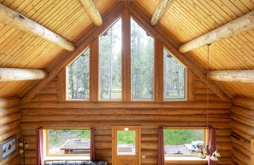 Stanley Cabin | Iron Creek Log Home - The Perfect 'Cabin In The Woods'