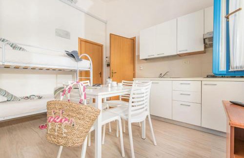 Piombino Apartment | ISA-Appartament plus 4 beds, air conditioning and private outdoor area in Village with 6 swimming-pools