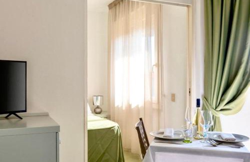 Marina di Cecina Apartment | ISA-Residence with swimming-pool in Marina di Cecina only 700 meters from the sea, studio-apartments with air conditioning and private outdoor area