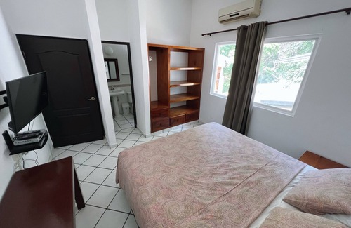 Contadora Island House | Island Garden villa - 3 bedroom, 3 bathroom, cozy and spacious. Wifi, TV, grill