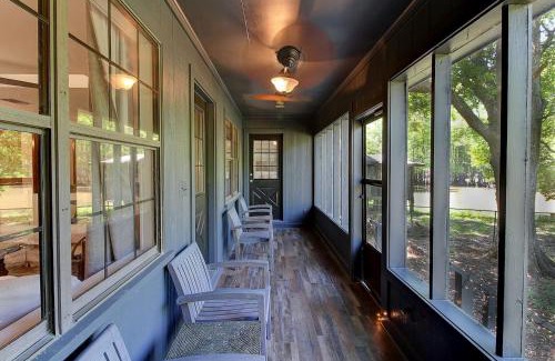 Shreveport House | Island, Lakefront Emerald Point-fenced-boats
