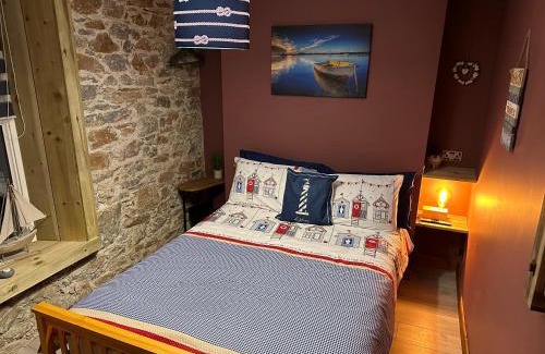 Plymouth House | ISLAND LODGE Since 1835 Barbican, Free Limited Parking, Perfect for Ferry terminal