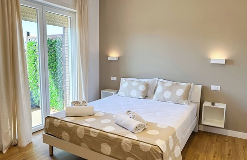 Isola Sacra House | ISOLA 1.6.3 Guest House