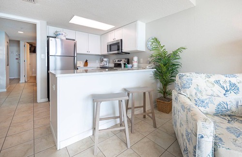 Gulf Shores Condo | It is just like a CONDO…it's the Phoenix Hotels! FREE Wifi - Full Kitchen