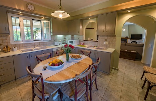 Kaligata Villa | It is our pleasure to welcome you to Kefalonia Island and invite you to enjoy yo