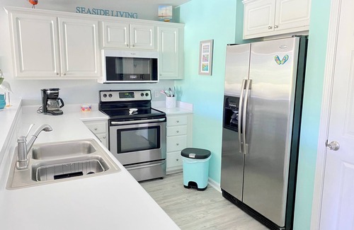 Pawleys Island Cabin | It's all about the view! 2 Bedroom, 2 bath True Blue