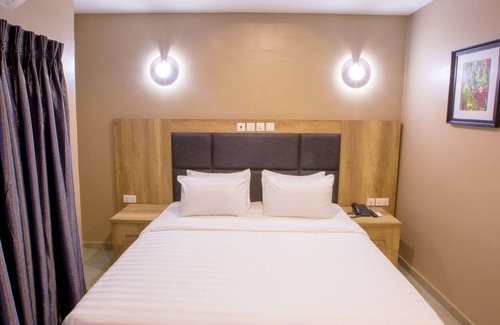 Wuse 2 Hotel | Ivana Suites