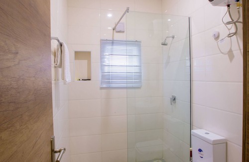 Wuse 2 Hotel | Ivana Suites