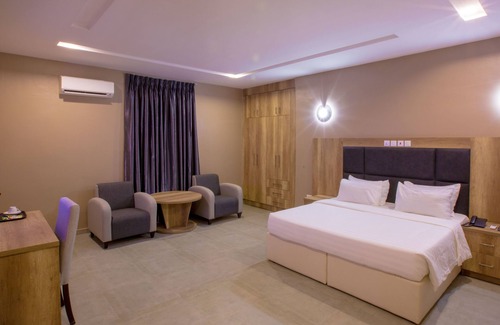 Wuse 2 Hotel | Ivana Suites
