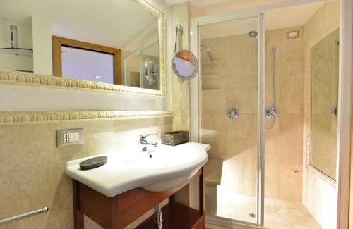 Cagliari Apartment | IzzHome Full Center Grand