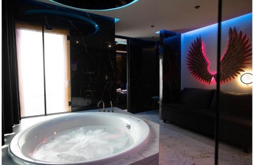 Warszawskie Apartment | Jacuzzi Glass-House Rakowicka 20 Central Station