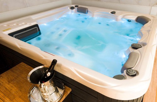 Warszawskie Apartment | Jacuzzi SPA Prestige