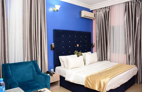 Abuja Hotel | Jasmines Place and Suites