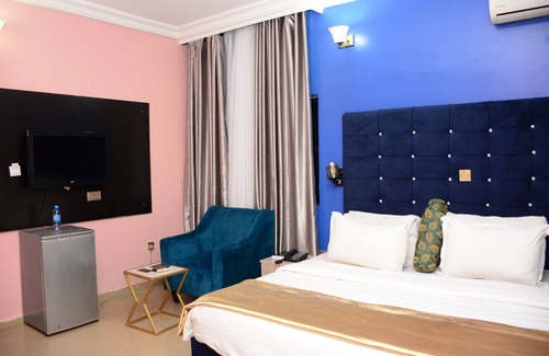 Abuja Hotel | Jasmines Place and Suites