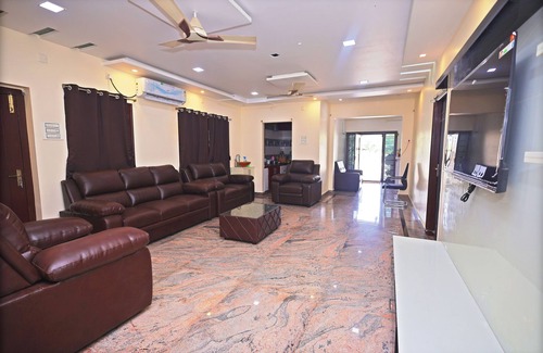 Tirupati Hotel | Jay and Jas Hotel