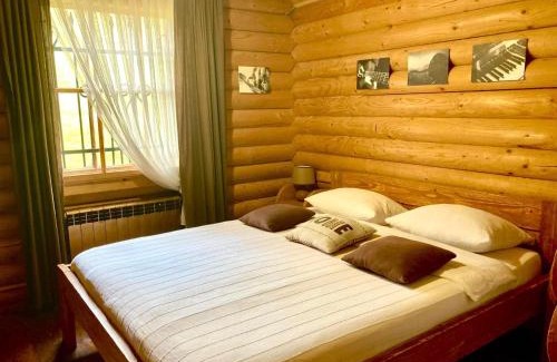 Yablunytsya Cabin | Jazz Xata