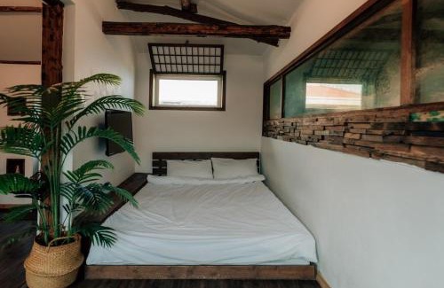 Gujwa House | Jeju Dokchae Pension Doldam House Batdam Branch