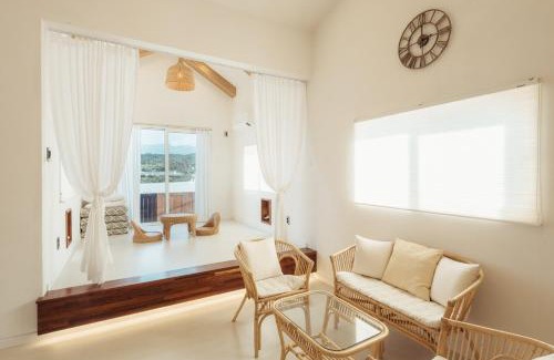 Aewol Villa | Jeju Palm Spa Pool Villa
