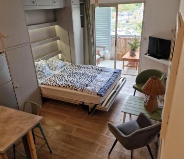 St Gilles-les-Bains Apartment | Jetez l'ancre - Balcon sur le cœur de Saint-Gilles les Bains