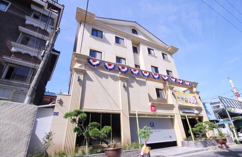 Chinju Hotel | Jinju M Hotel
