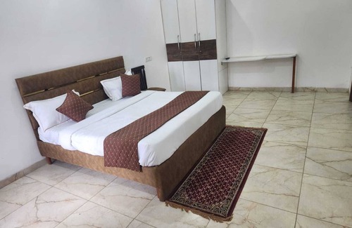 Sector 39 Hotel | JN RESIDENCY