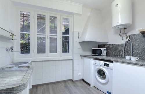 Portofino Apartment | JOIVY Bright 2Br Apt Right Next To The Waterfront