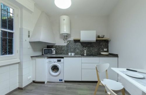 Portofino Apartment | JOIVY Bright 2Br Apt Right Next To The Waterfront