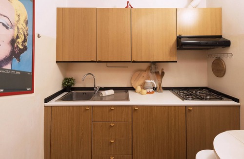 Como Apartment | JOIVY Charming Flat Near Train Station